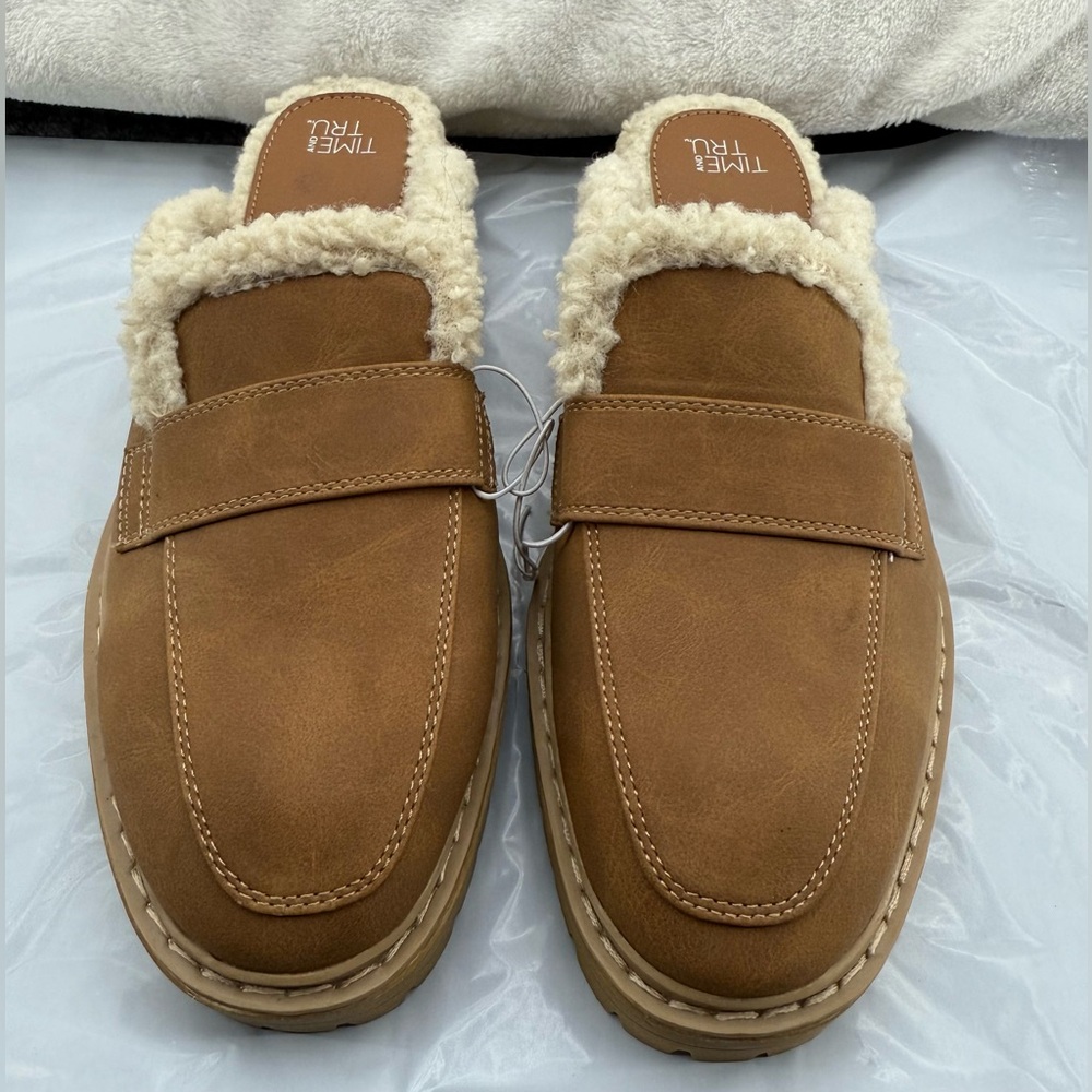 Brown Time and Tru faux leather and sherpa mules Size 7